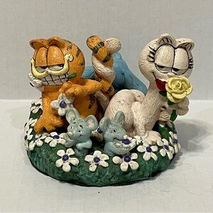 Danbury Mint Garfield Love In Bloom Figurine By Jim Davis 1993 Vintage 90s